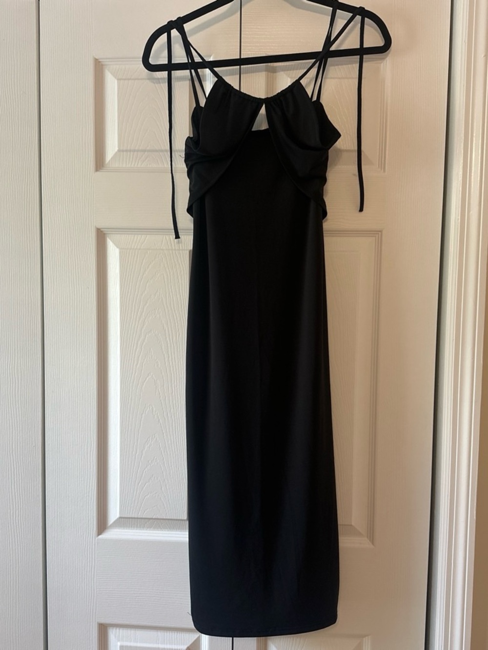Abercrombie & Fitch Black Strappy Midi Dress